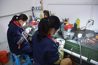 塑膠精密模具制造中常用的拋光方法有哪些？