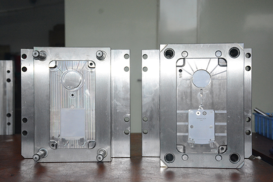 常用的塑膠模具材料與成型材料有什么特點(diǎn)？