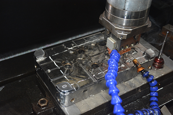 立式模具EDM中 立式模具EDM中