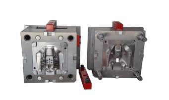 設(shè)計精密注塑模具的時候應(yīng)該注意哪些問題呢？