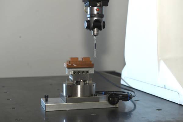 銘洋宇通精密注塑模具加工廠家 銘洋宇通精密注塑模具加工廠家