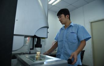 揭秘塑料模具制作：打造精品塑料模具的五大關(guān)鍵環(huán)節(jié)！